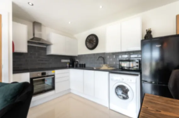 Well-Appointed Queen Mary- 2 Bedroom Apartment in 151 Albert Road South, Southampton, SO14 3FR, United Kingdom - Property image 4 - VivreStays