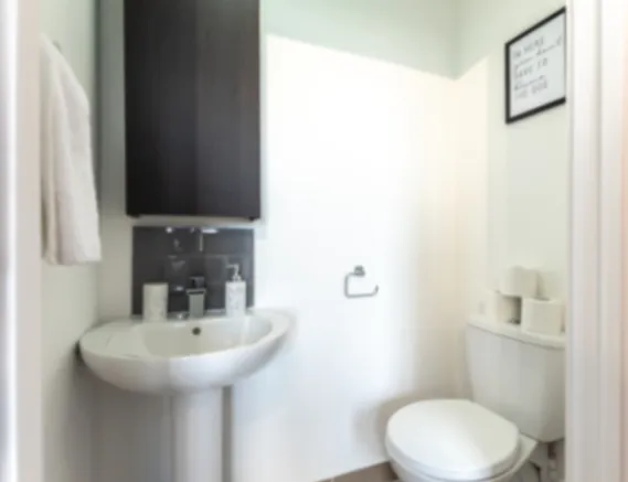 Well-Appointed Queen Mary- 2 Bedroom Apartment in 151 Albert Road South, Southampton, SO14 3FR, United Kingdom - Property image 7 - VivreStays
