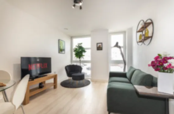 Pristine Emerald- 2 Bedroom Apartment serviced apartment - Southampton - VivreStays