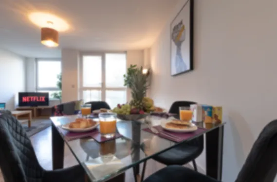Enchanted & Well-Equipped 2 Bedroom Apartment in SO14 3LA, Southampton, City of Southampton, England, United Kingdom - Property image 4 - VivreStays
