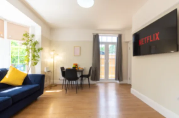 Business-Ready 1Seymour/ 2Bedroom Apartment in SO16 6RG, Southampton, City of Southampton, England, United Kingdom - Property image 3 - VivreStays