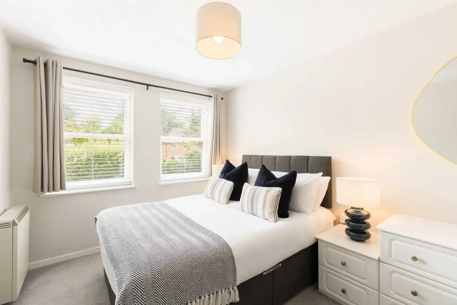 View Apt 5 Chestnut Court Leamington Spa in 4 Guy's Cliffe Avenue, CV32 6LY Apt 5 Chestnut Court Leamington Spa in 4 Guy's Cliffe Avenue, CV32 6LY - Property image 10 - VivreStays