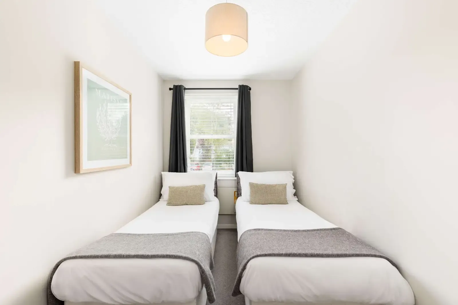 View Apt 5 Chestnut Court Leamington Spa in 4 Guy's Cliffe Avenue, CV32 6LY Apt 5 Chestnut Court Leamington Spa in 4 Guy's Cliffe Avenue, CV32 6LY - Property image 12 - VivreStays