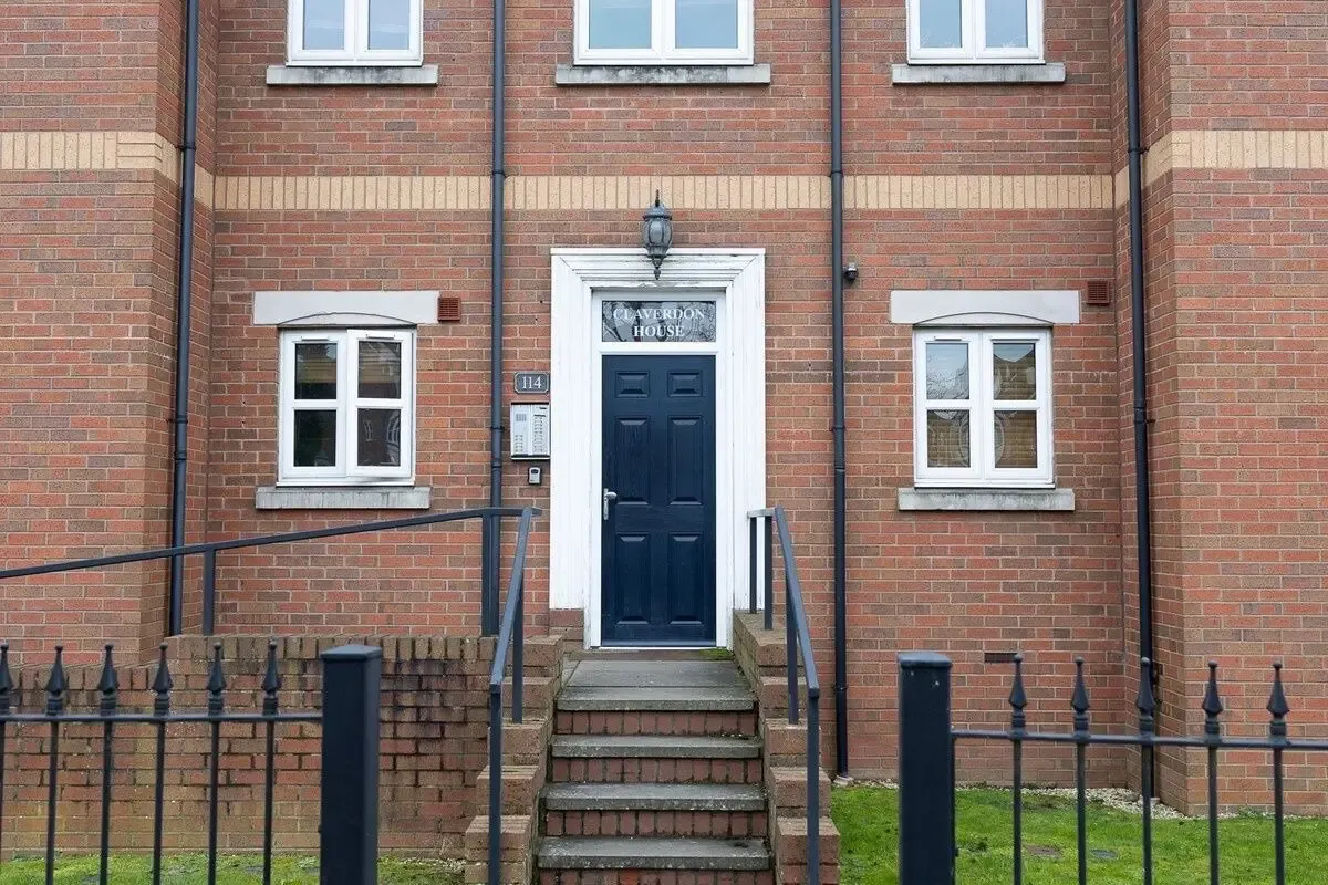 View 2 bed, 1 bath | FREE on-site Parking | Emscote Road CV34 (1) in CV34 5QJ, Warwick, Warwickshire, England, United Kingdom 2 bed, 1 bath | FREE on-site Parking | Emscote Road CV34 (1) in CV34 5QJ, Warwick, Warwickshire, England, United Kingdom - Property image 4 - VivreStays