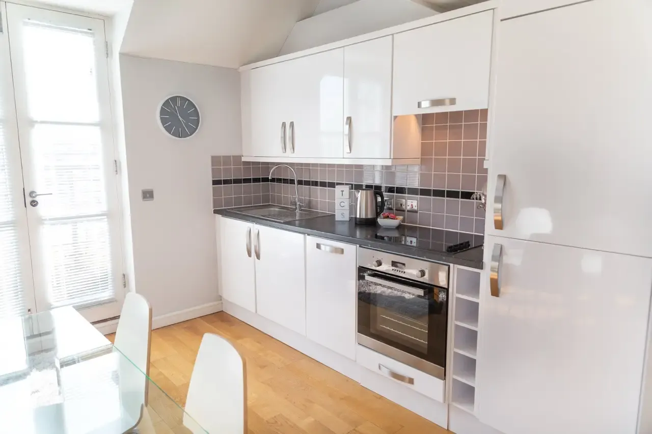 1 bed, 1 bath | FREE on-site Parking | Lift Access | Hertford Street CB4 in CB4 3GH - Property image 12 - VivreStays