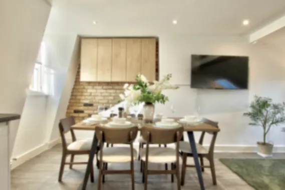 Bamborough Gardens, London W12 in 4 Bamborough Gardens, Hammersmith and Fulham, London, W12 8QN, United Kingdom - Property image 5 - VivreStays