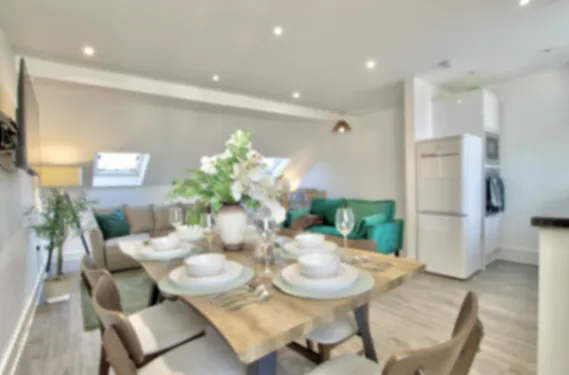 Bamborough Gardens, London W12 in 4 Bamborough Gardens, Hammersmith and Fulham, London, W12 8QN, United Kingdom - Property image 6 - VivreStays