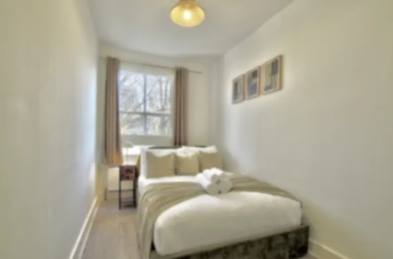 Bamborough Gardens, London W12 in 4 Bamborough Gardens, Hammersmith and Fulham, London, W12 8QN, United Kingdom - Property image 14 - VivreStays
