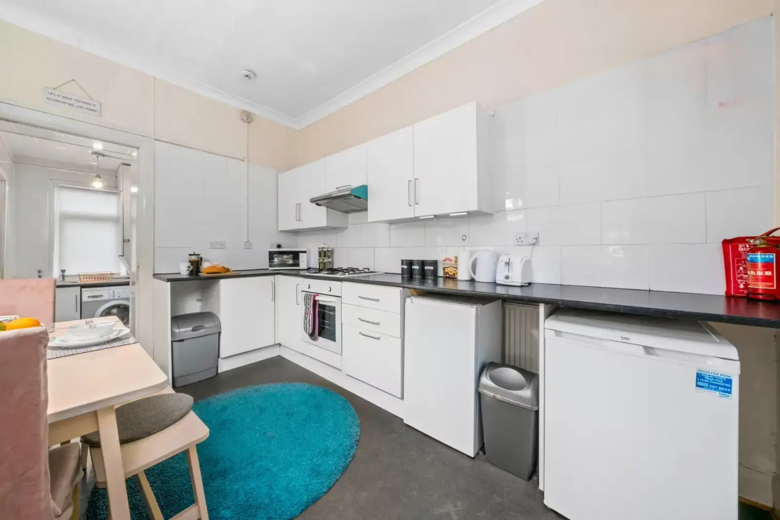 1 bed, 1 bath | Ground Floor | FREE on-site Parking | Elmbank Street ML4 in ML4 2EA, Bellshill, North Lanarkshire, Scotland, United Kingdom - Property image 2 - VivreStays