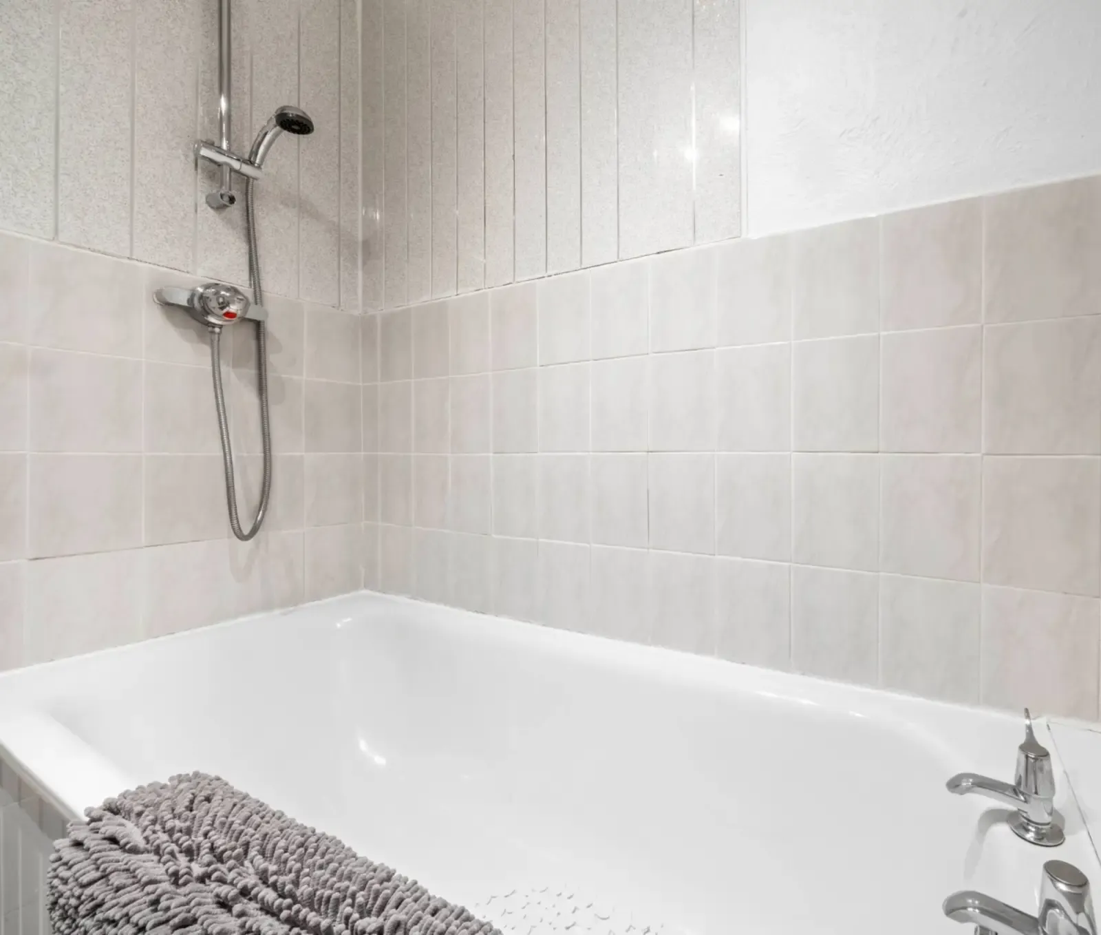 1 bed, 1 bath | Ground Floor | FREE on-site Parking | Elmbank Street ML4 in ML4 2EA, Bellshill, North Lanarkshire, Scotland, United Kingdom - Property image 7 - VivreStays