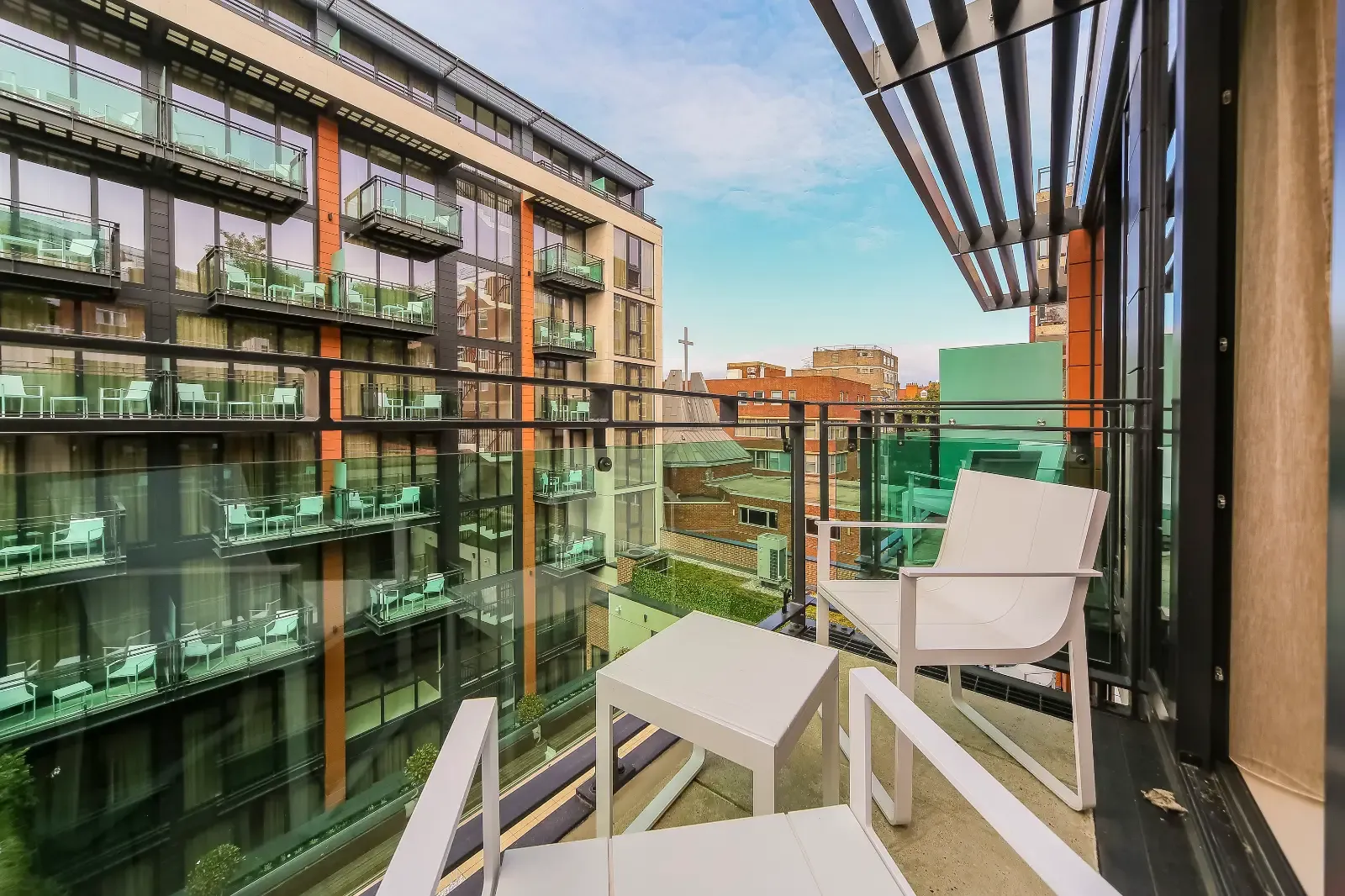 Standard Studio with Balcony options in 120 Finchley Road, London Borough of Camden, London, NW3 5HT, United Kingdom - Property image 7 - VivreStays