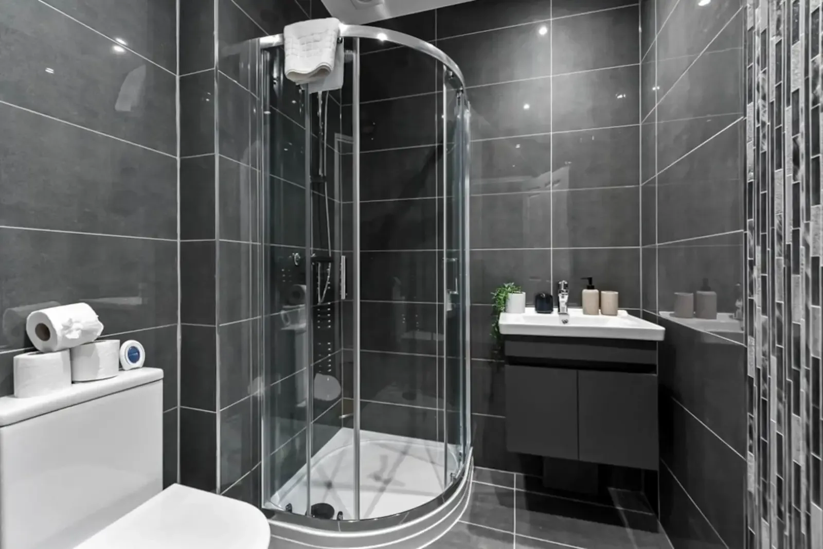 View 1 bed, 1 bath | Rotherfield Street N1 in N1 3DA, London, Greater London, England, United Kingdom 1 bed, 1 bath | Rotherfield Street N1 in N1 3DA, London, Greater London, England, United Kingdom - Property image 13 - VivreStays
