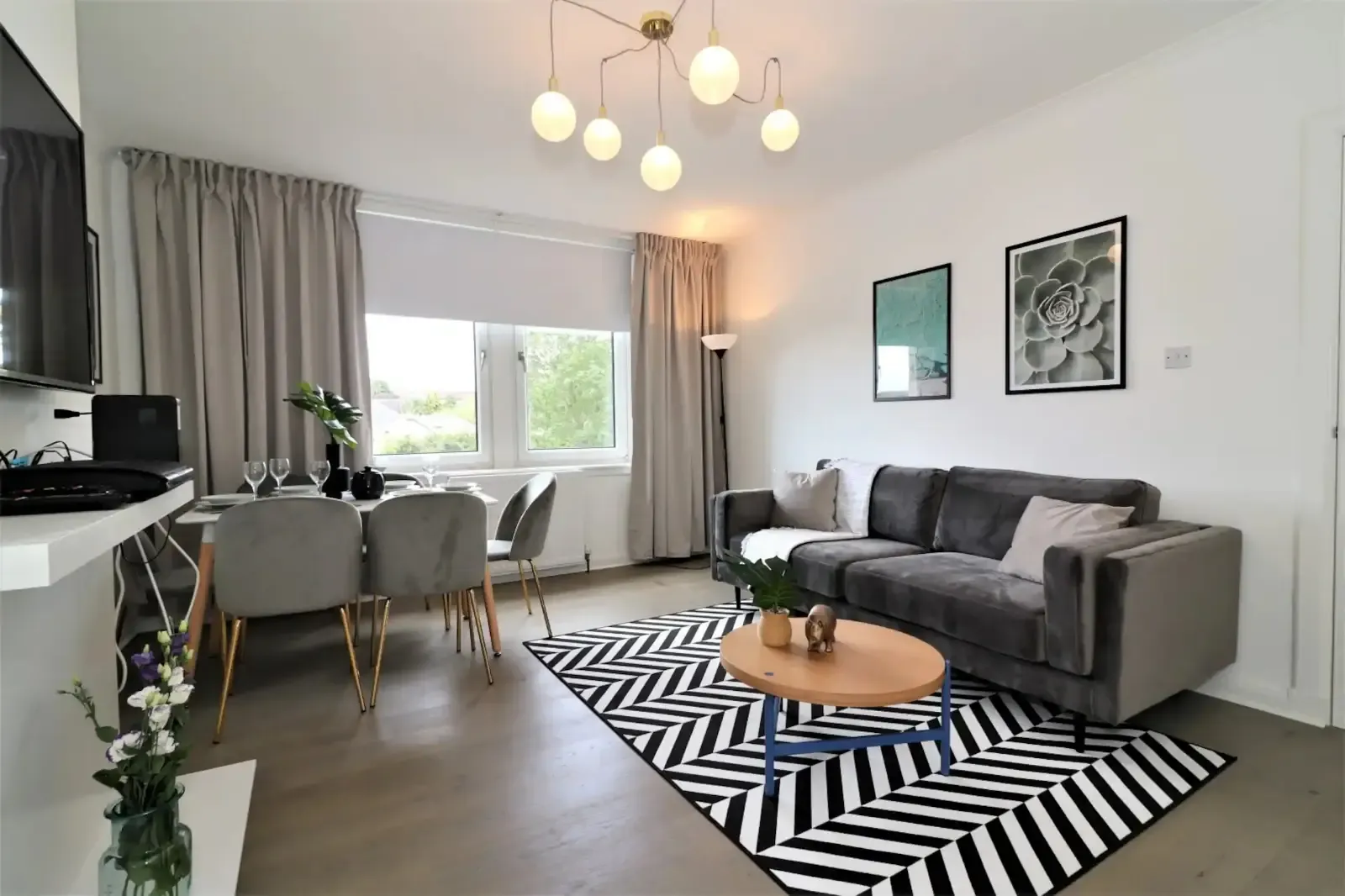 View 3 bed, 1 bath | FREE on-site Parking | Motherwell Road ML4 3 bed, 1 bath | FREE on-site Parking | Motherwell Road ML4 serviced apartment - Bellshill - VivreStays