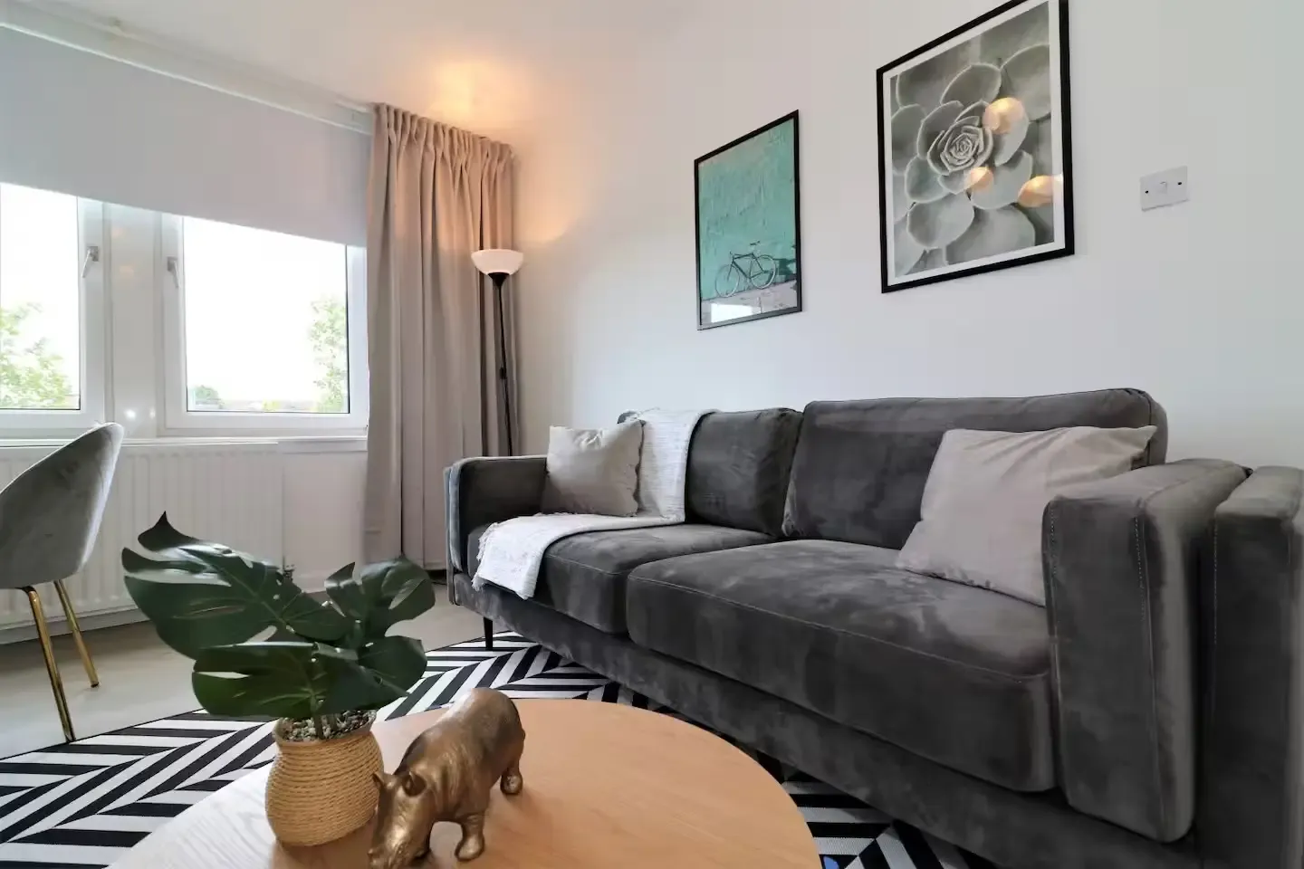 3 bed, 1 bath | FREE on-site Parking | Motherwell Road ML4 in ML4 2JD, Bellshill, North Lanarkshire, Scotland, United Kingdom - Property image 4 - VivreStays