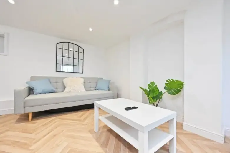 Alton House - By Sigma Stays in 209 Alton Street, Crewe, CW2 7PU, United Kingdom - Property image 20 - VivreStays
