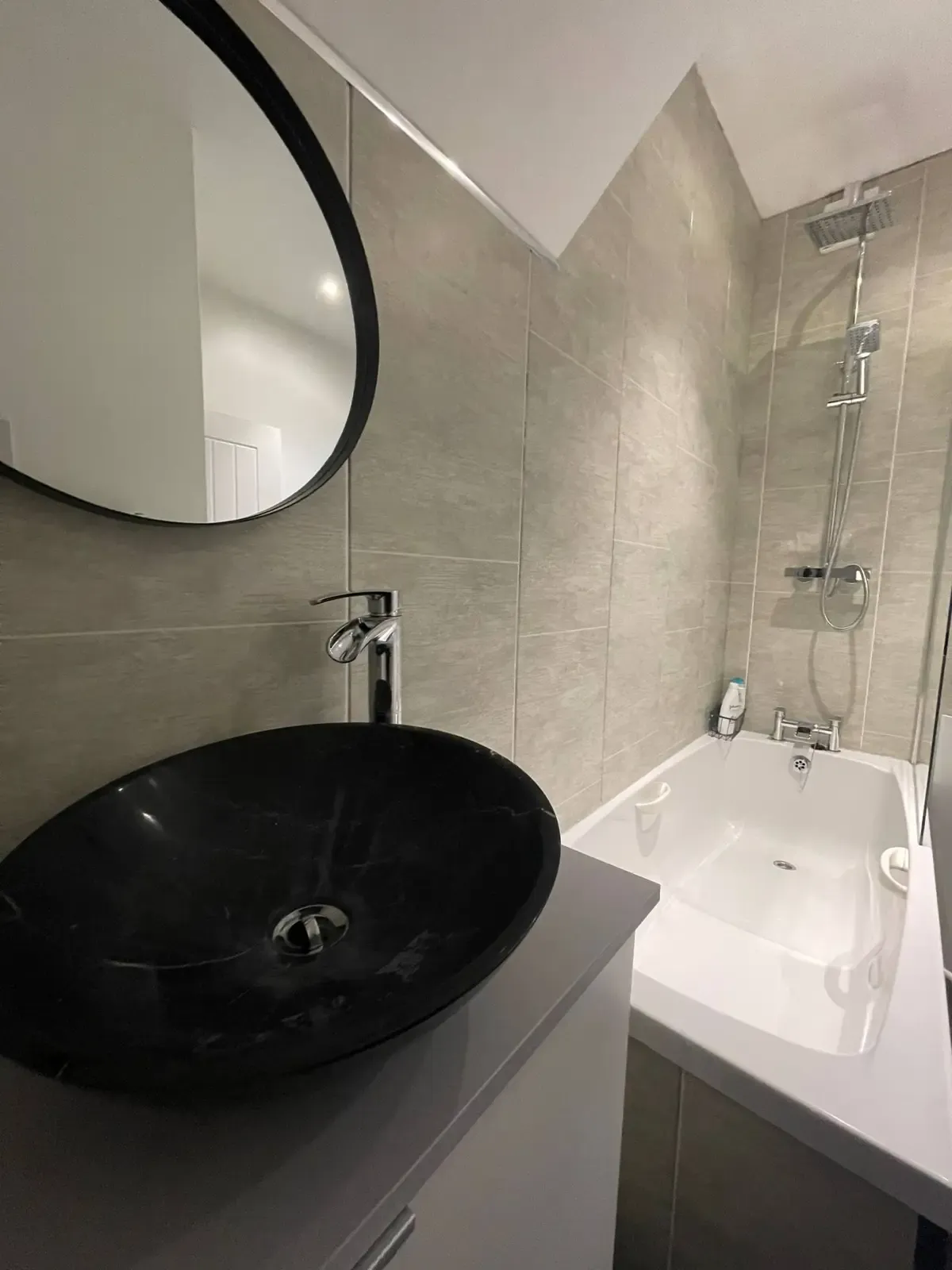 View 3 bed, 1 bath | FREE Parking | Broadwood Road NE15 in NE15 7SY, Newcastle upon Tyne, Tyne and Wear, England, United Kingdom 3 bed, 1 bath | FREE Parking | Broadwood Road NE15 in NE15 7SY, Newcastle upon Tyne, Tyne and Wear, England, United Kingdom - Property image 7 - VivreStays