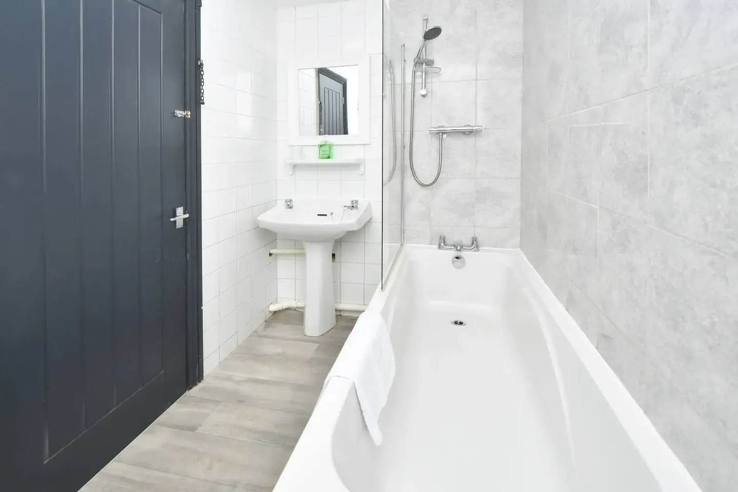 View Beaumont House - By Sigma Stays in 108 Ruskin Road, Crewe, CW2 7JS, United Kingdom Beaumont House - By Sigma Stays in 108 Ruskin Road, Crewe, CW2 7JS, United Kingdom - Property image 9 - VivreStays