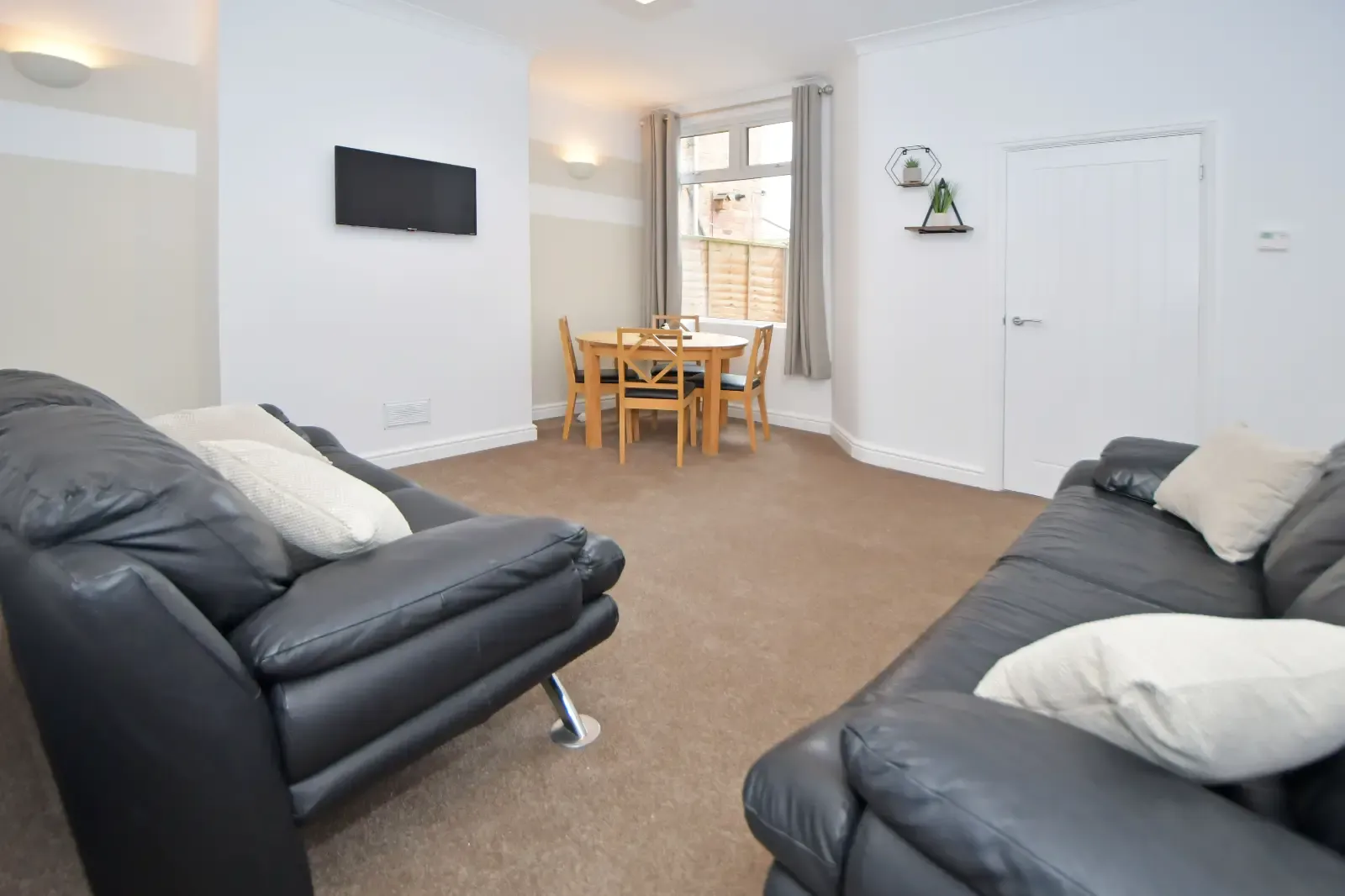Broad House - By Sigma Stays in 290 Broad Street, Crewe, CW1 4JH, United Kingdom - Property image 14 - VivreStays