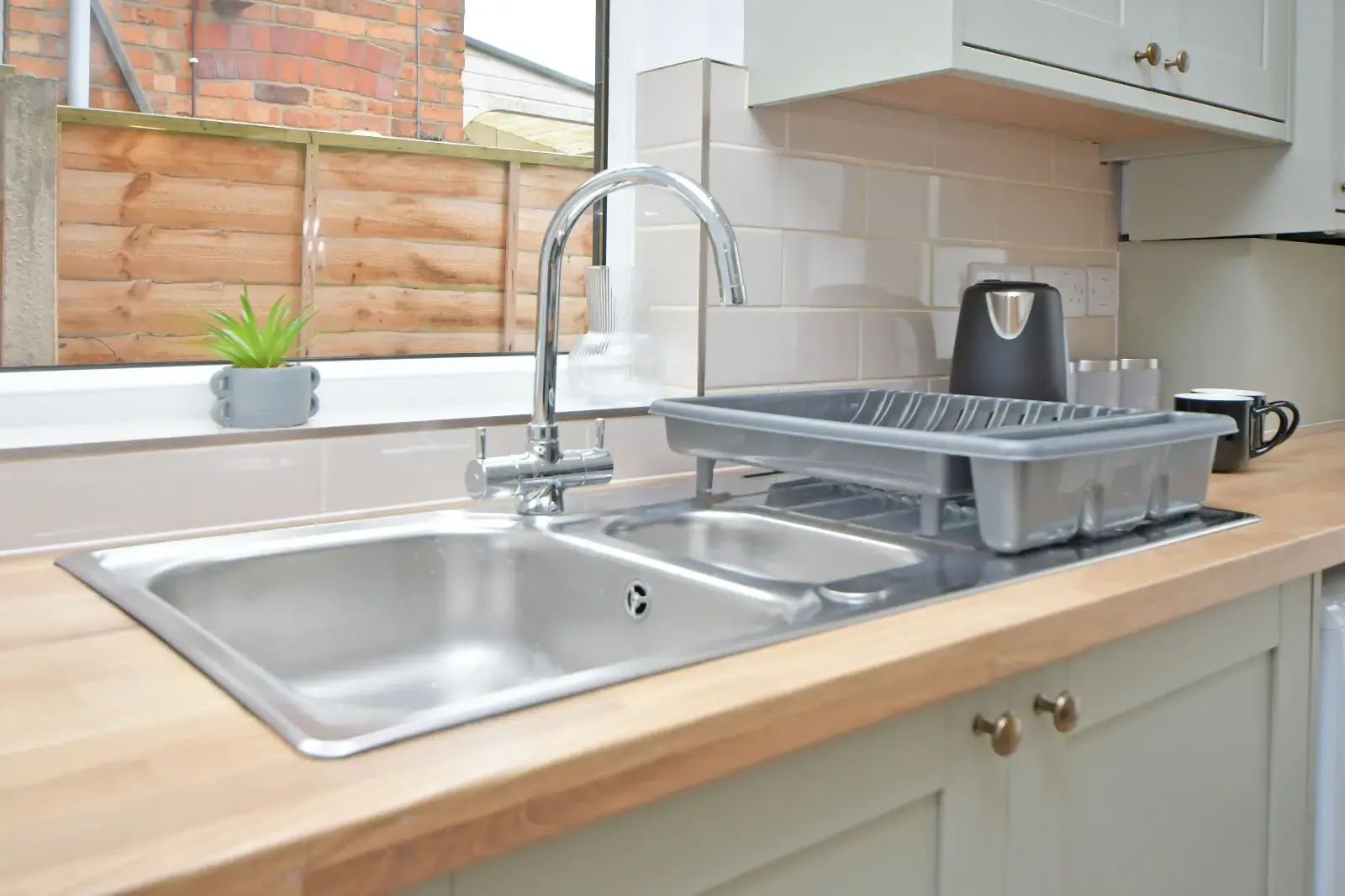 Broad House - By Sigma Stays in 290 Broad Street, Crewe, CW1 4JH, United Kingdom - Property image 16 - VivreStays