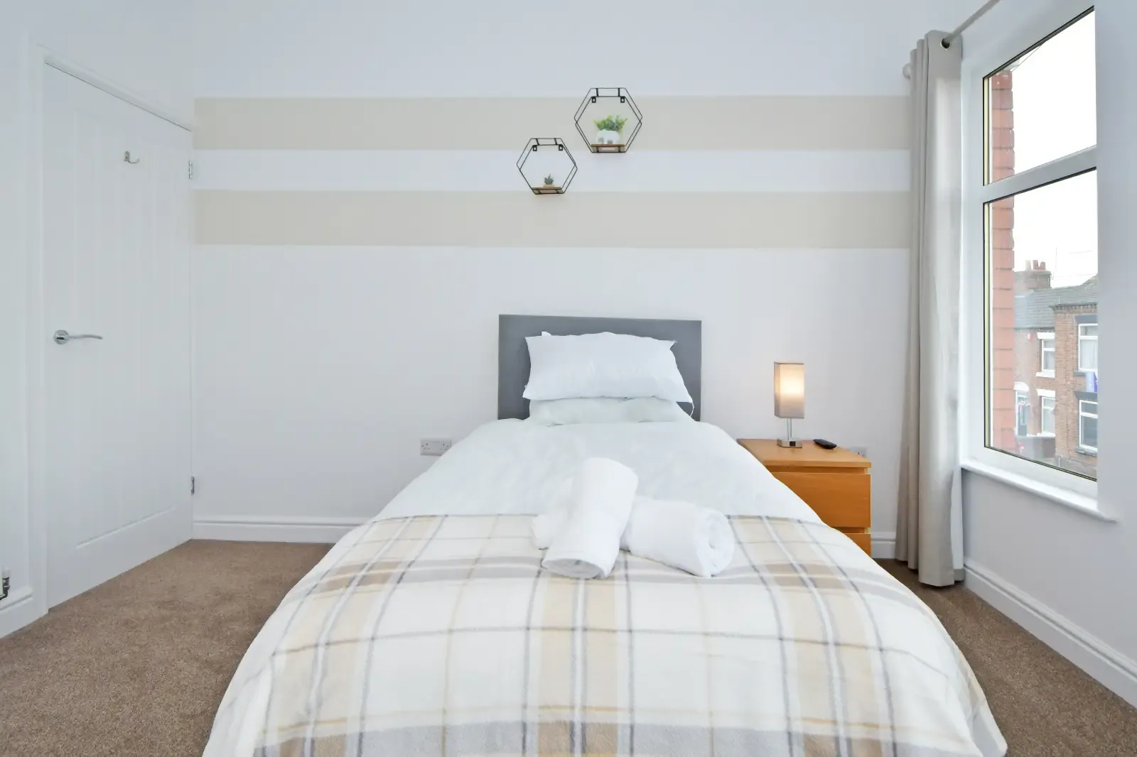 Broad House - By Sigma Stays in 290 Broad Street, Crewe, CW1 4JH, United Kingdom - Property image 34 - VivreStays