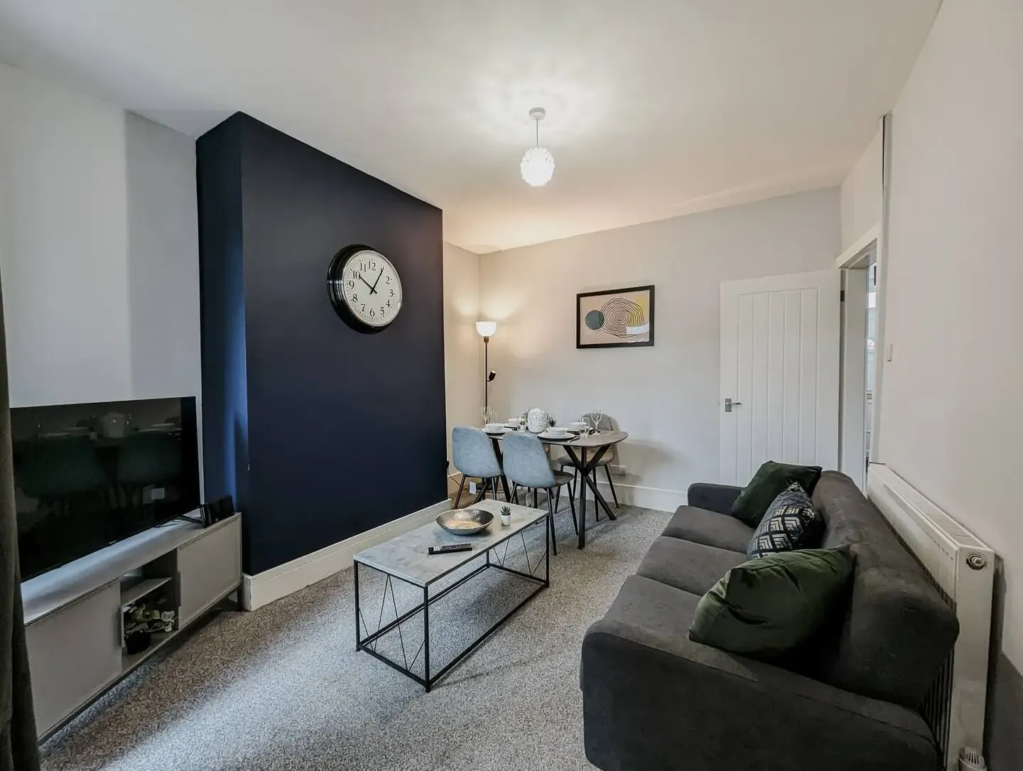 Derrington House - By Sigma Stays in 30 Derrington Avenue, Crewe, CW2 7JB, United Kingdom - Property image 9 - VivreStays