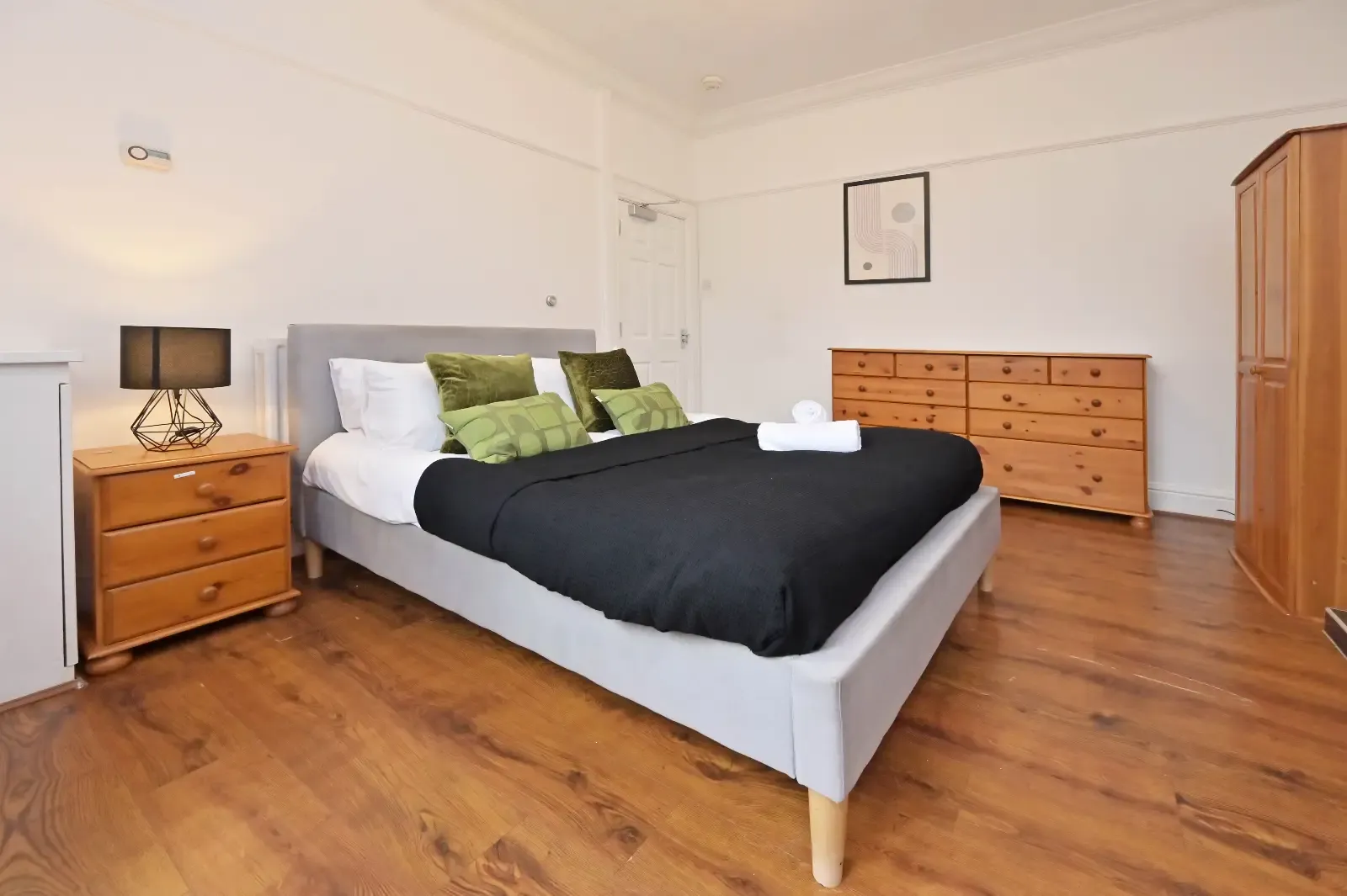 View Hungerford House - By Sigma Stays in 234 Hungerford Road, Crewe, CW1 6EX, United Kingdom Hungerford House - By Sigma Stays in 234 Hungerford Road, Crewe, CW1 6EX, United Kingdom - Property image 2 - VivreStays
