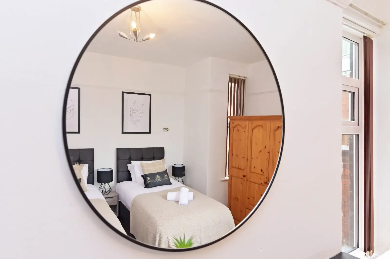View Hungerford House - By Sigma Stays in 234 Hungerford Road, Crewe, CW1 6EX, United Kingdom Hungerford House - By Sigma Stays in 234 Hungerford Road, Crewe, CW1 6EX, United Kingdom - Property image 11 - VivreStays