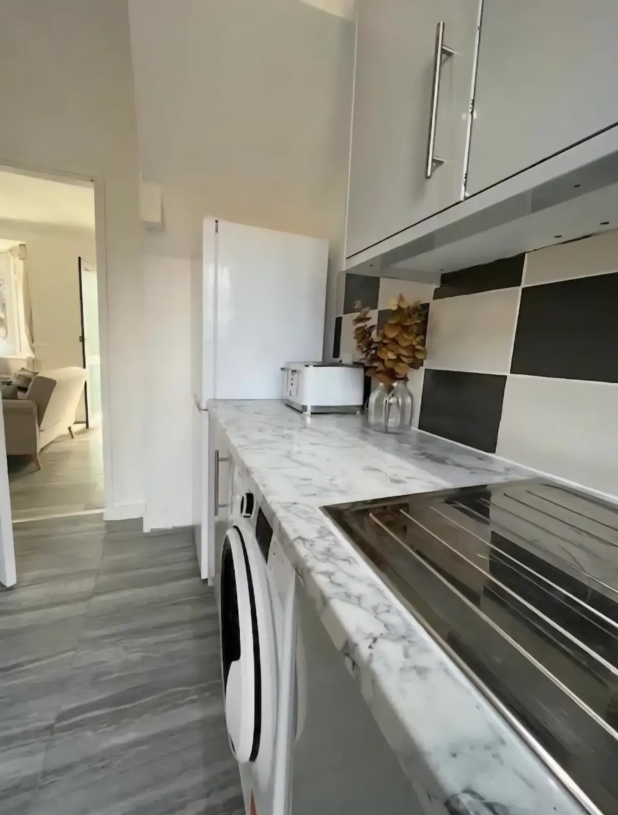 View Abbey wood family home in 13 Glendown Road, SE2 0RJ Abbey wood family home in 13 Glendown Road, SE2 0RJ - Property image 3 - VivreStays