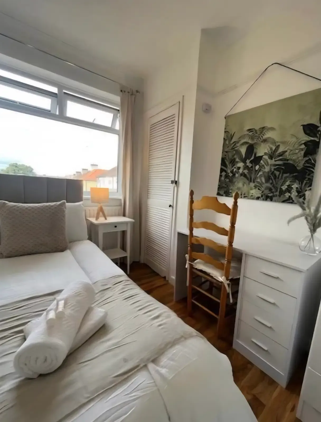 View Abbey wood family home in 13 Glendown Road, SE2 0RJ Abbey wood family home in 13 Glendown Road, SE2 0RJ - Property image 7 - VivreStays