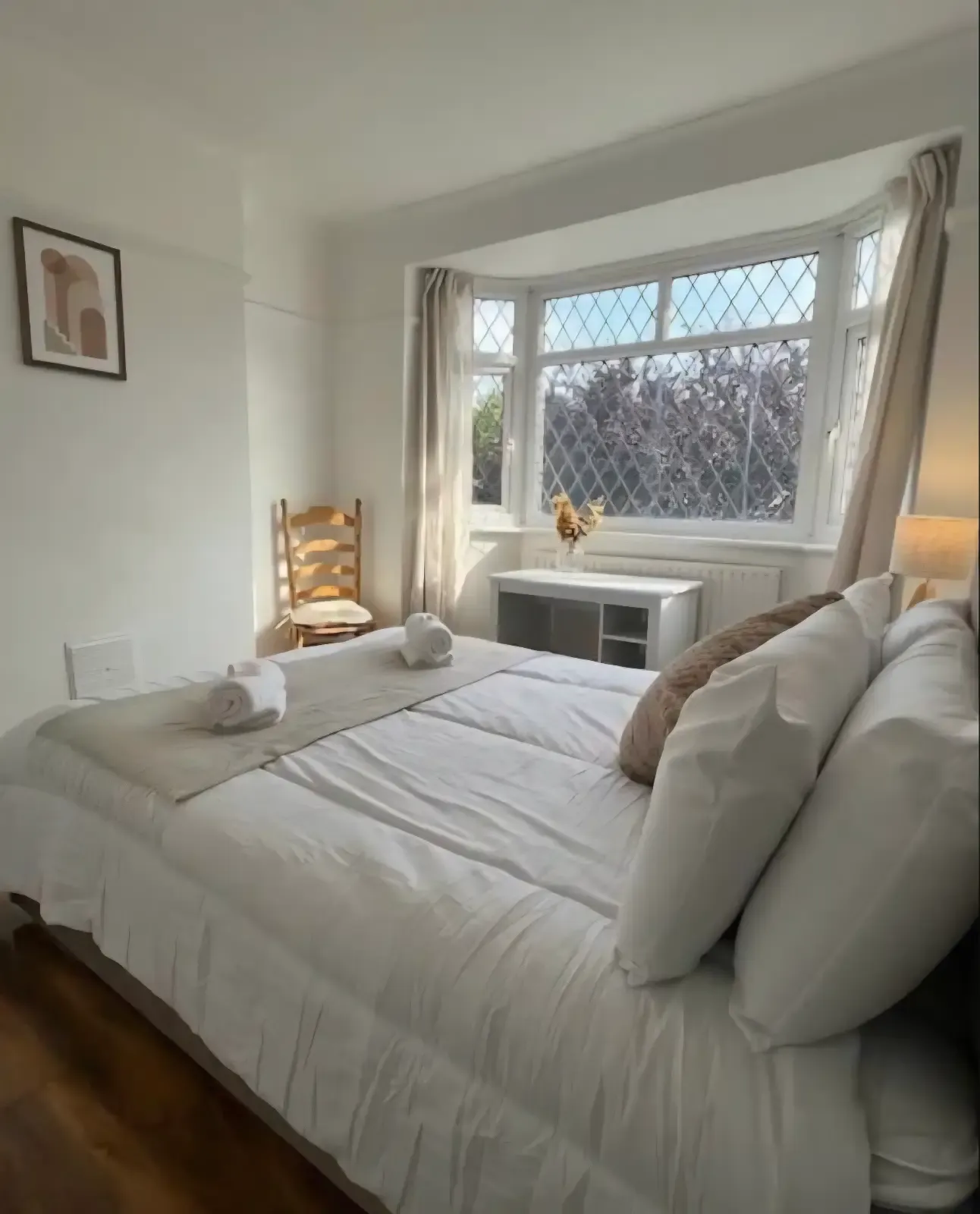 View Abbey wood family home in 13 Glendown Road, SE2 0RJ Abbey wood family home in 13 Glendown Road, SE2 0RJ - Property image 5 - VivreStays