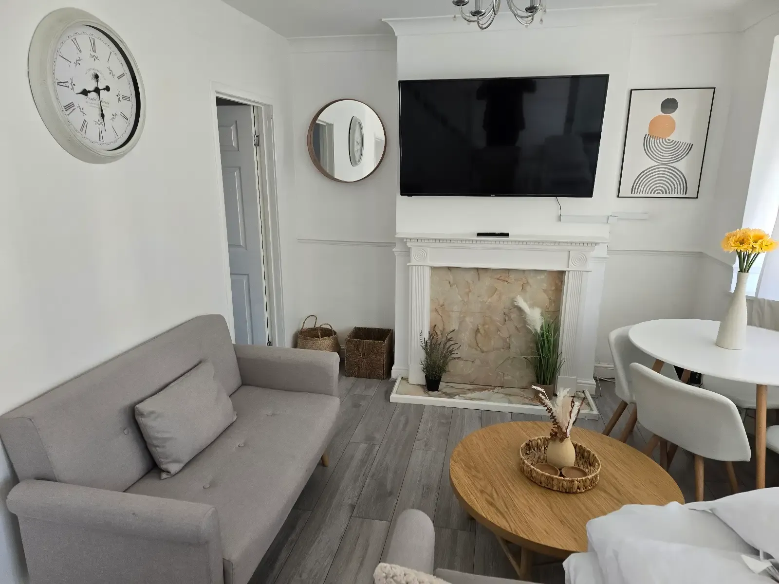 View Abbey wood family home in 13 Glendown Road, SE2 0RJ Abbey wood family home in 13 Glendown Road, SE2 0RJ - Property image 12 - VivreStays