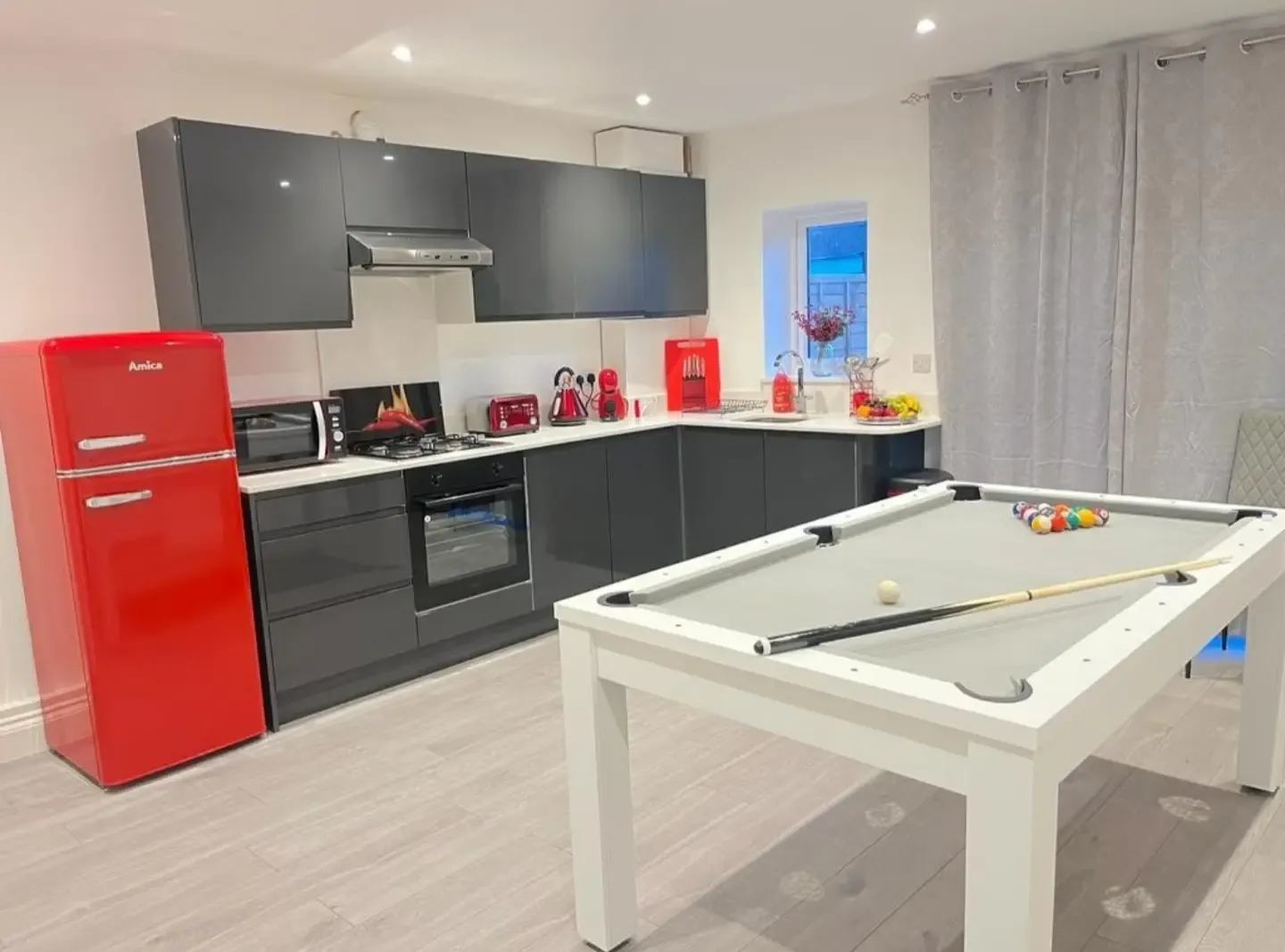 View Family home Croydon in 5 Therapia Lane, Croydon, CR0 3DH, United Kingdom Family home Croydon in 5 Therapia Lane, Croydon, CR0 3DH, United Kingdom - Property image 2 - VivreStays