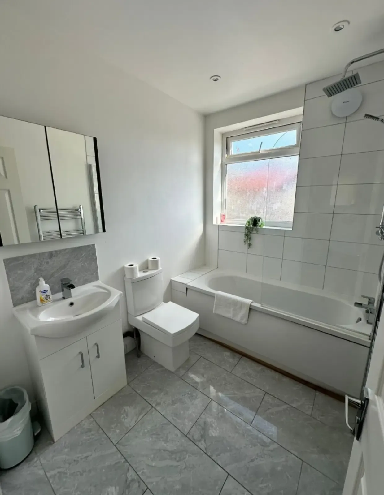 View Family home Croydon in 5 Therapia Lane, Croydon, CR0 3DH, United Kingdom Family home Croydon in 5 Therapia Lane, Croydon, CR0 3DH, United Kingdom - Property image 4 - VivreStays