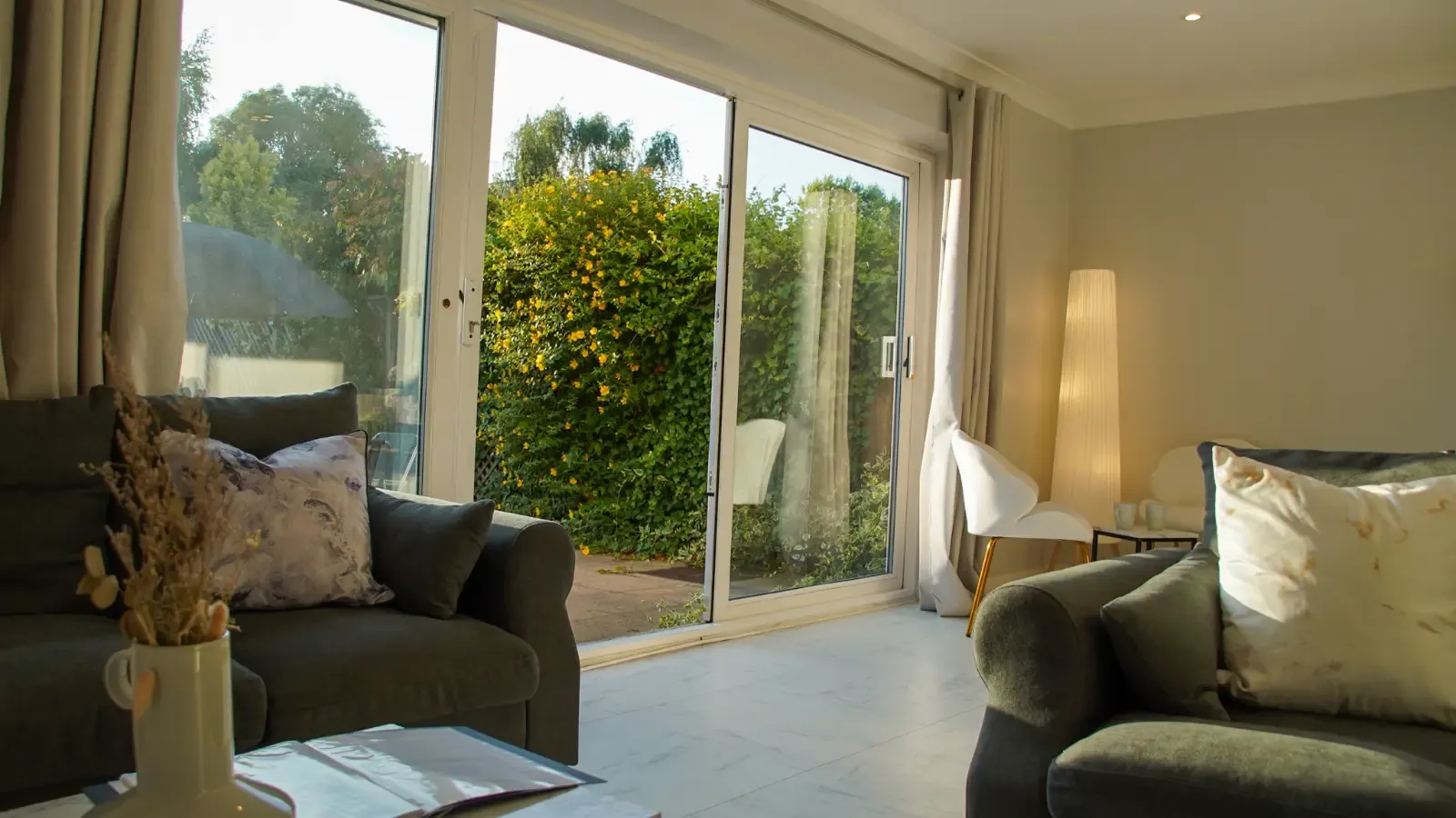 4 Bed Beautiful Home, Beckenham Junction, Pool Table in 52 Lankton Close, Beckenham, BR3 5DZ, United Kingdom - Property image 9 - VivreStays