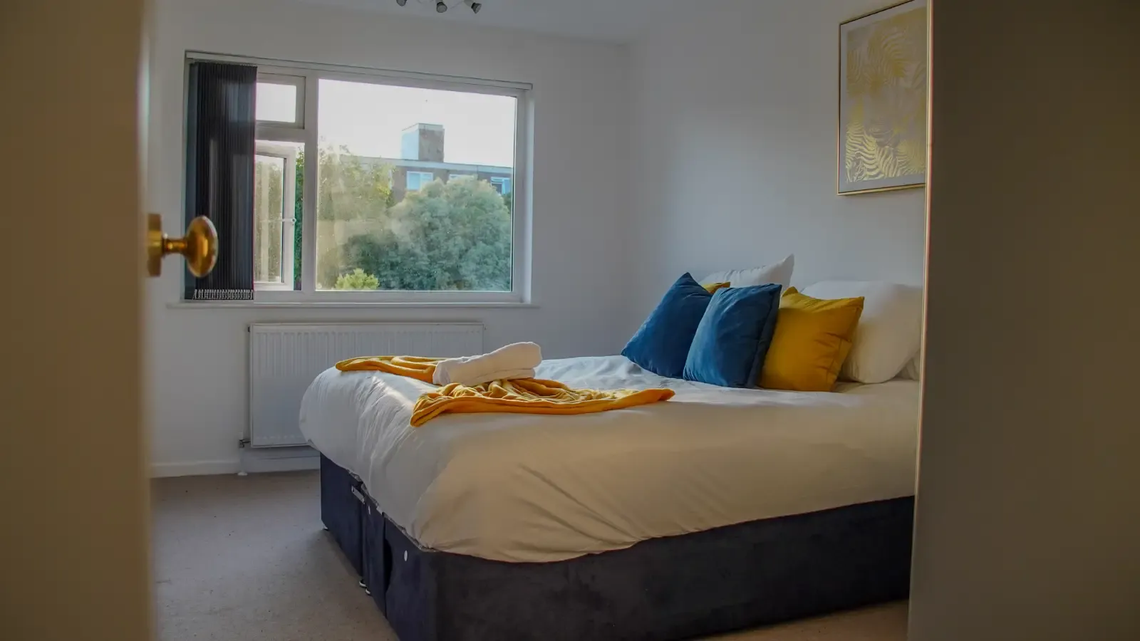4 Bed Beautiful Home, Beckenham Junction, Pool Table in 52 Lankton Close, Beckenham, BR3 5DZ, United Kingdom - Property image 11 - VivreStays