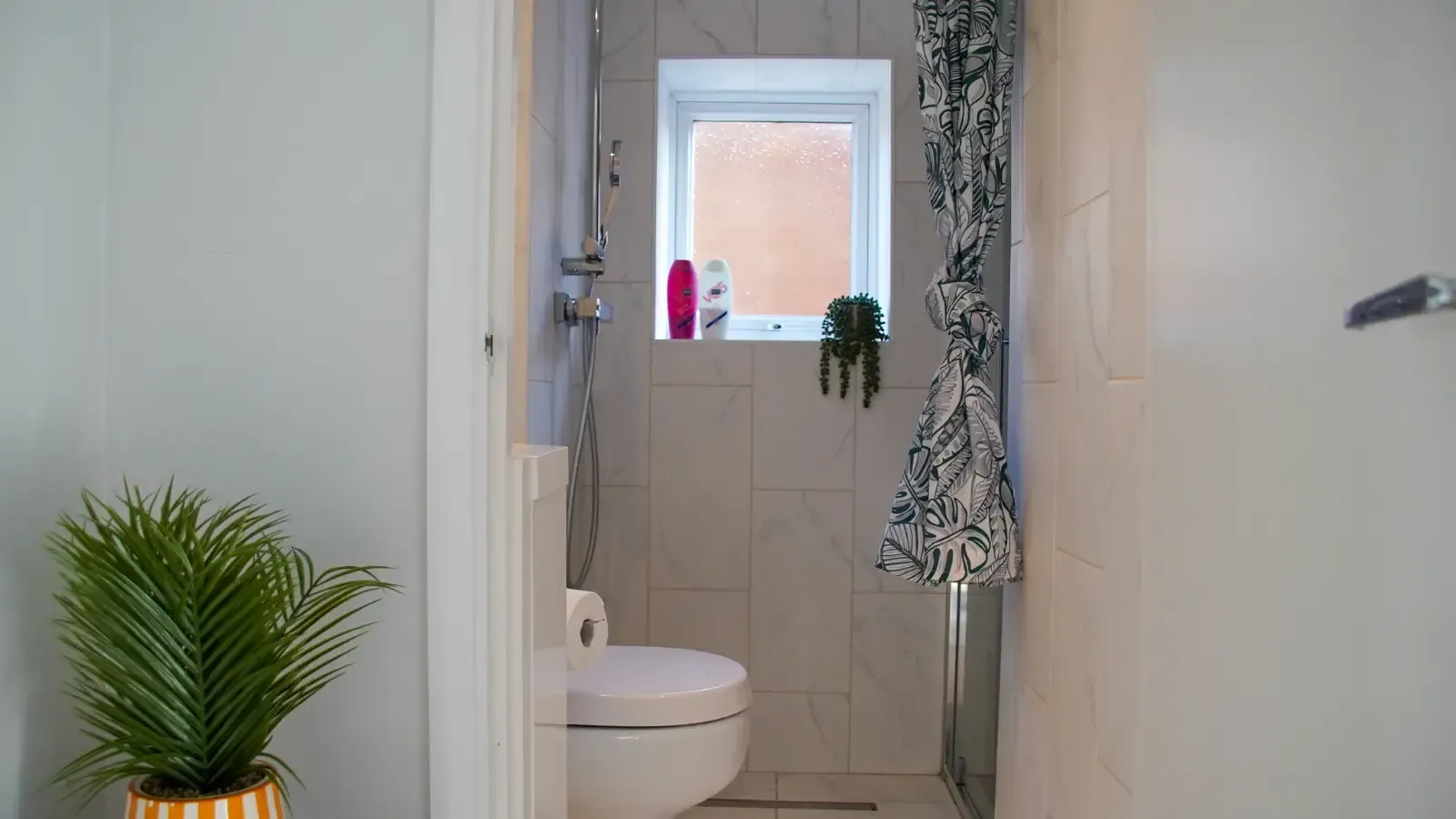 4 Bed Beautiful Home, Beckenham Junction, Pool Table in 52 Lankton Close, Beckenham, BR3 5DZ, United Kingdom - Property image 19 - VivreStays