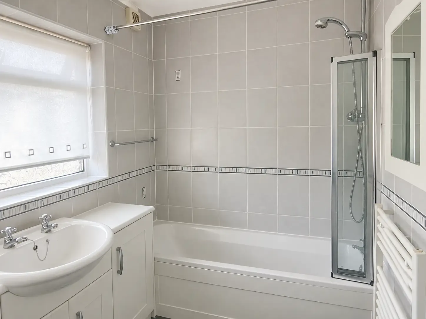 View Charming, Modern Home in Leeds in LS16 7EX Charming, Modern Home in Leeds in LS16 7EX - Property image 7 - VivreStays