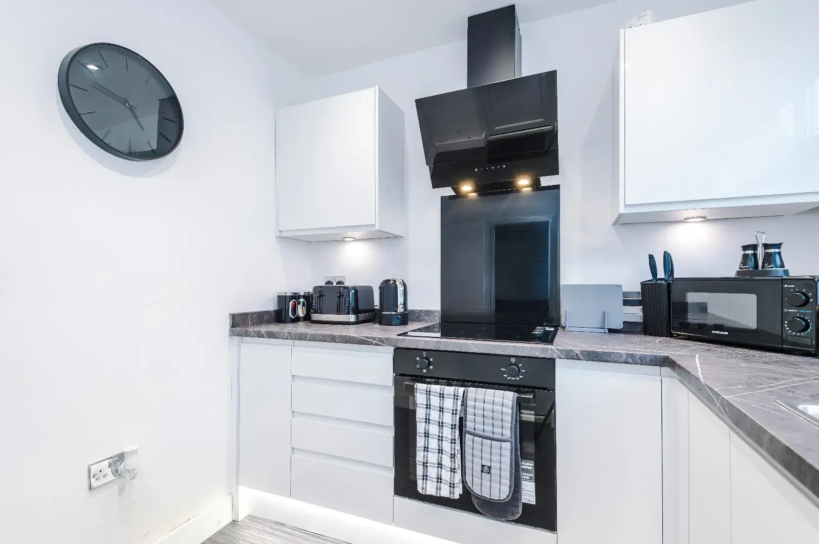 Game Zone | Near Trafford Centre | Sleeps 8 in 470 Liverpool Road, M30 7HZ - Property image 39 - VivreStays