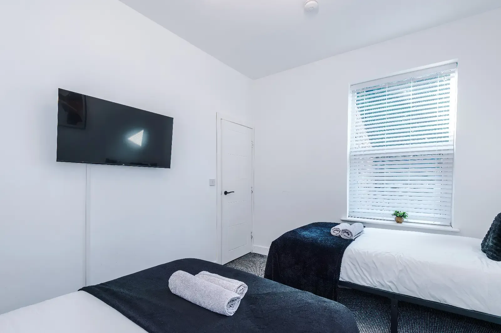 Game Zone | Near Trafford Centre | Sleeps 8 in 470 Liverpool Road, M30 7HZ - Property image 45 - VivreStays