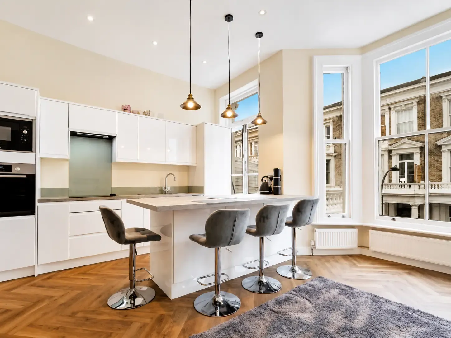 Bright West Kensington Flat with Private Balcony in 10 Fairholme Road, W14 9JX - Property image 12 - VivreStays