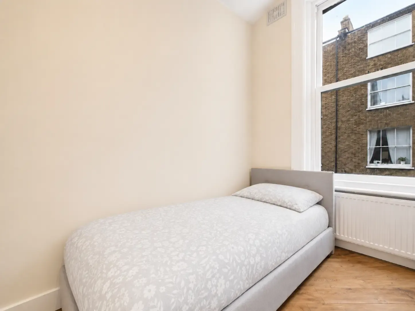 Bright West Kensington Flat with Private Balcony in 10 Fairholme Road, W14 9JX - Property image 13 - VivreStays