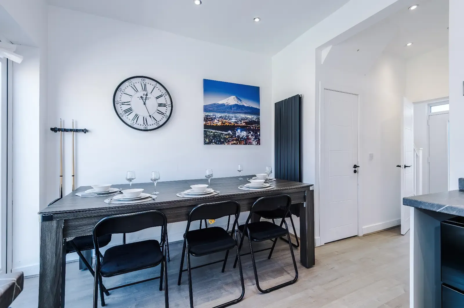 The Retreat | Contractors Paradise | Next to M60 in 92 Victoria Avenue, Manchester, M9 0RE, United Kingdom - Property image 5 - VivreStays