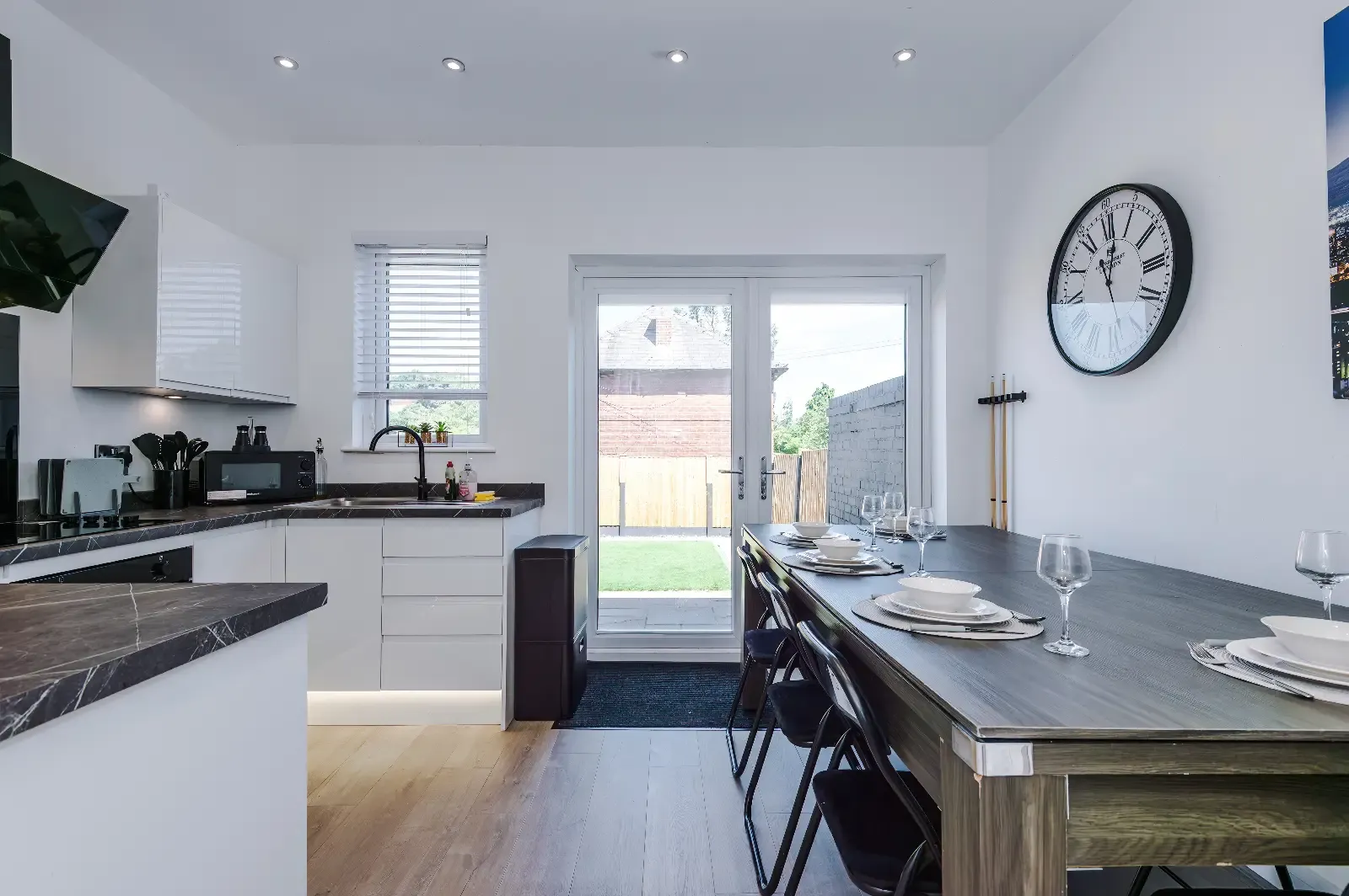 The Retreat | Contractors Paradise | Next to M60 in 92 Victoria Avenue, Manchester, M9 0RE, United Kingdom - Property image 7 - VivreStays