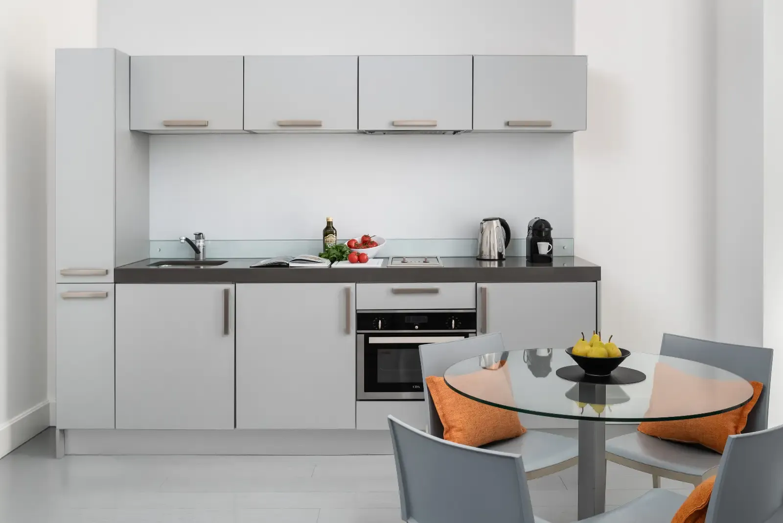 Templeton Place by Supercity Aparthotels - Premier One Bedroom Suite serviced apartment - London - VivreStays