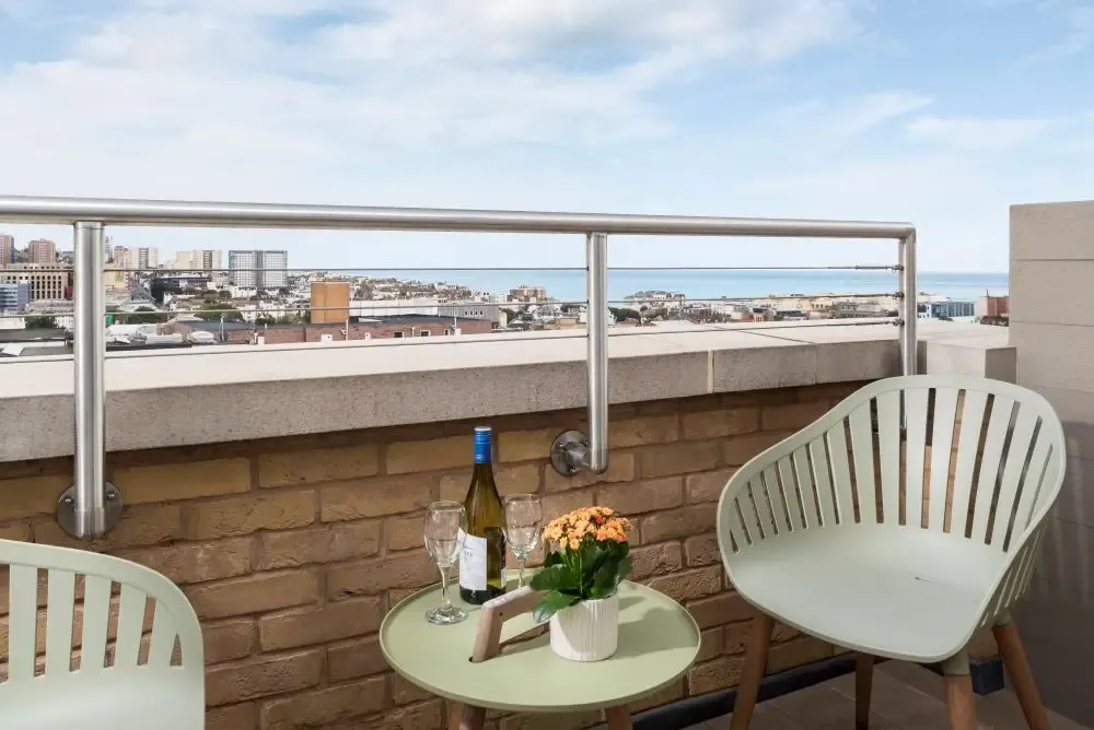 Q Square by Supercity Aparthotels - Studio Penthouse in 11 Queen's Square, BN1 3FD - Property image 3 - VivreStays