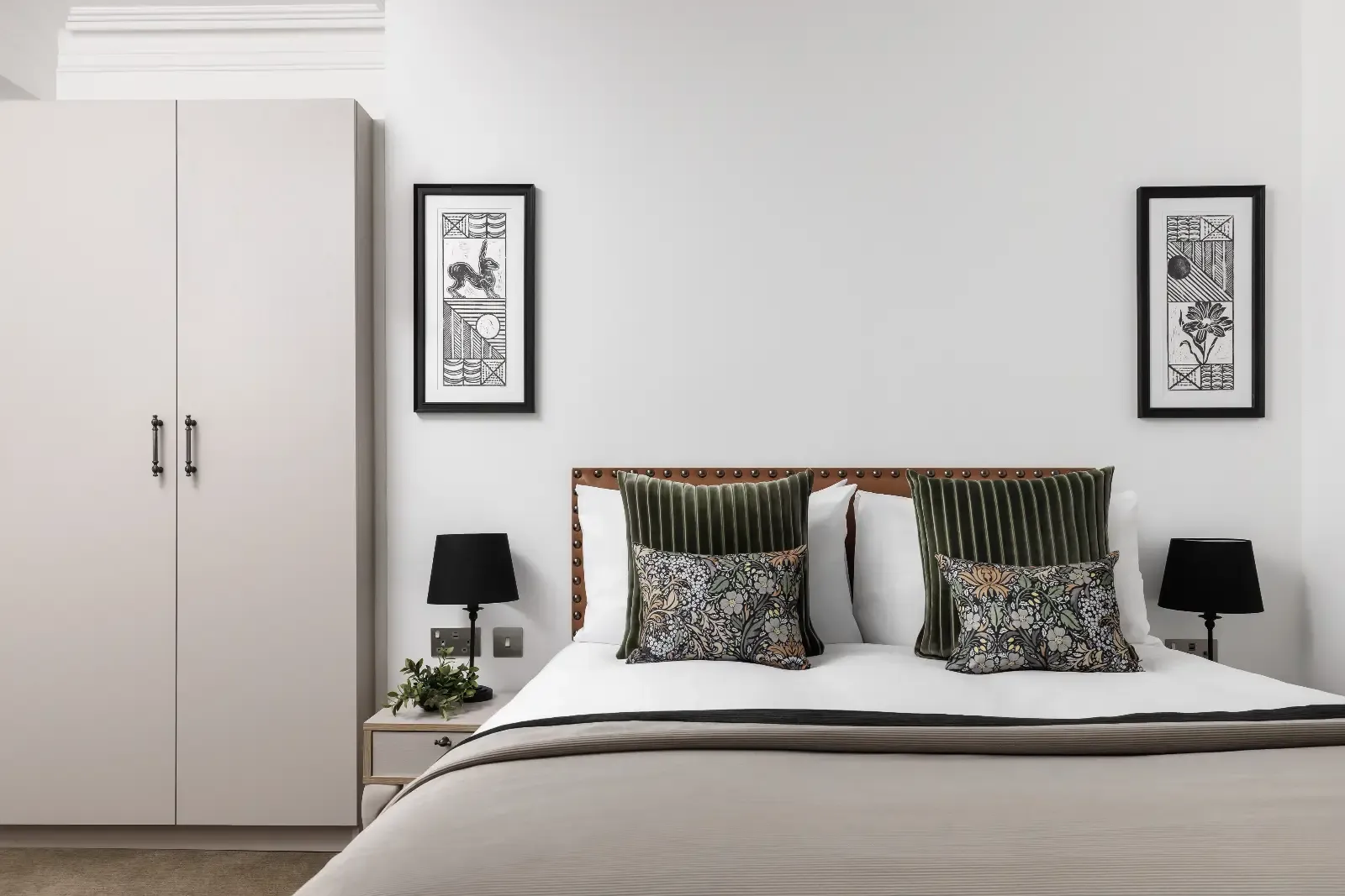 The Jubilee by Supercity Aparthotels - One Bedroom Executive Suite with sofa bed serviced apartment - Leeds - VivreStays