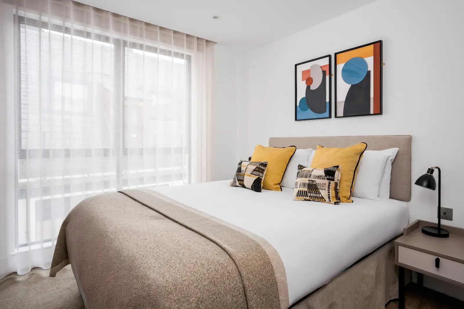 The Jubilee by Supercity Aparthotels - Executive Two Bedroom Suite in 163 The Headrow, LS1 5RD - Property image 2 - VivreStays