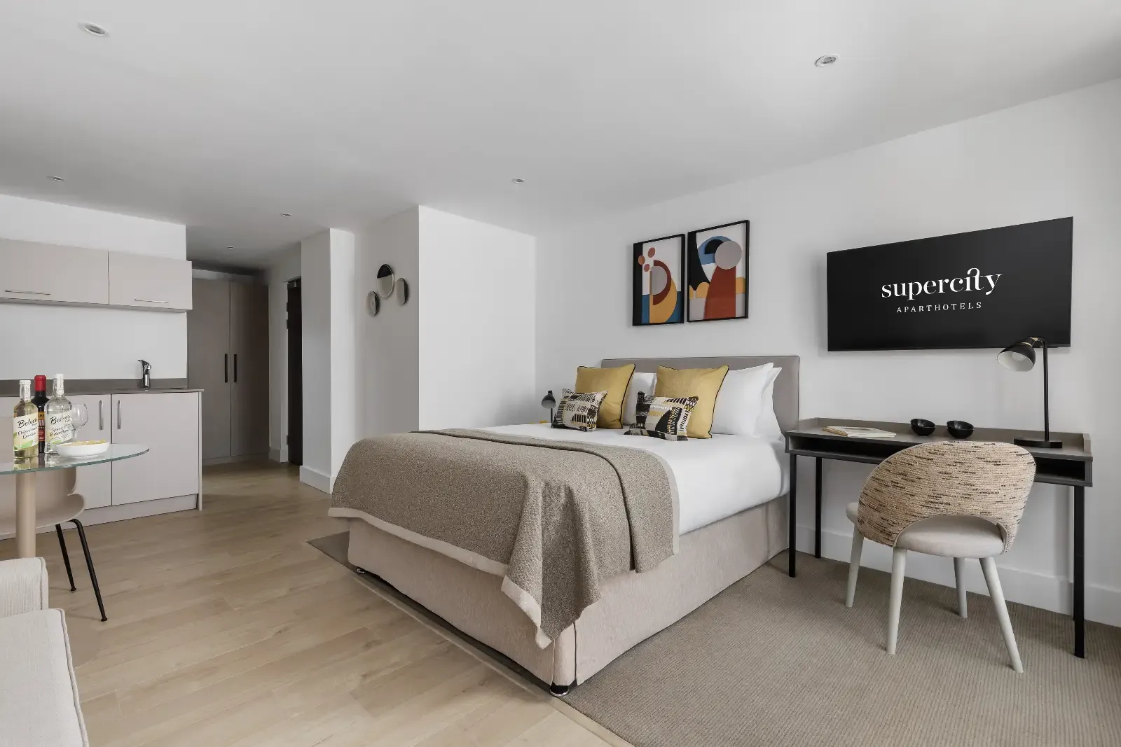 The Jubilee by Supercity Aparthotels - Studio Suite in 163 The Headrow, LS1 5RD - Property image 3 - VivreStays