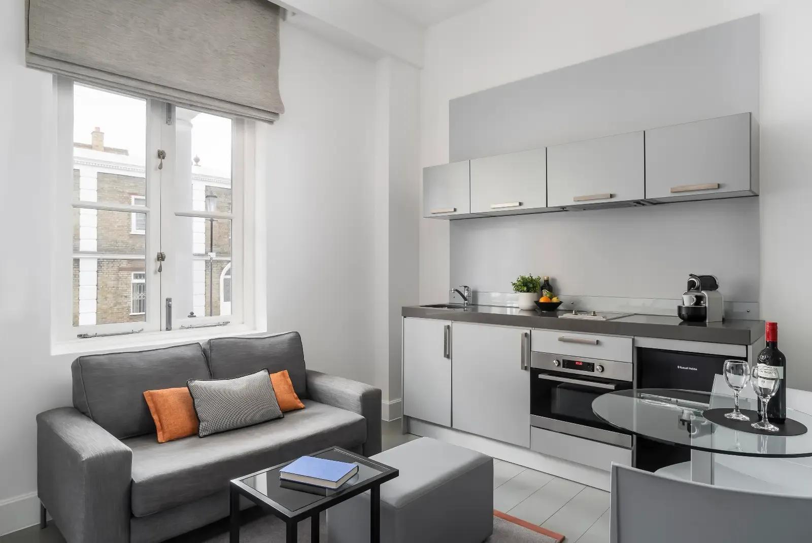 Templeton Place by Supercity Aparthotels - Studio Suite serviced apartment - London - VivreStays