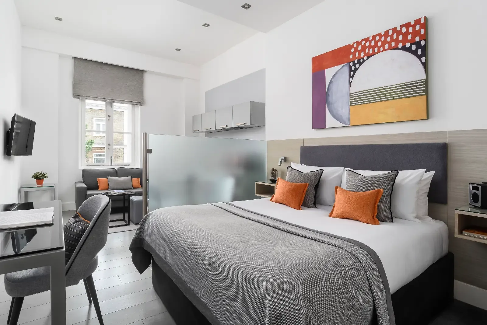 Templeton Place by Supercity Aparthotels - Studio Suite in 17 Templeton Place, SW5 9NB - Property image 3 - VivreStays